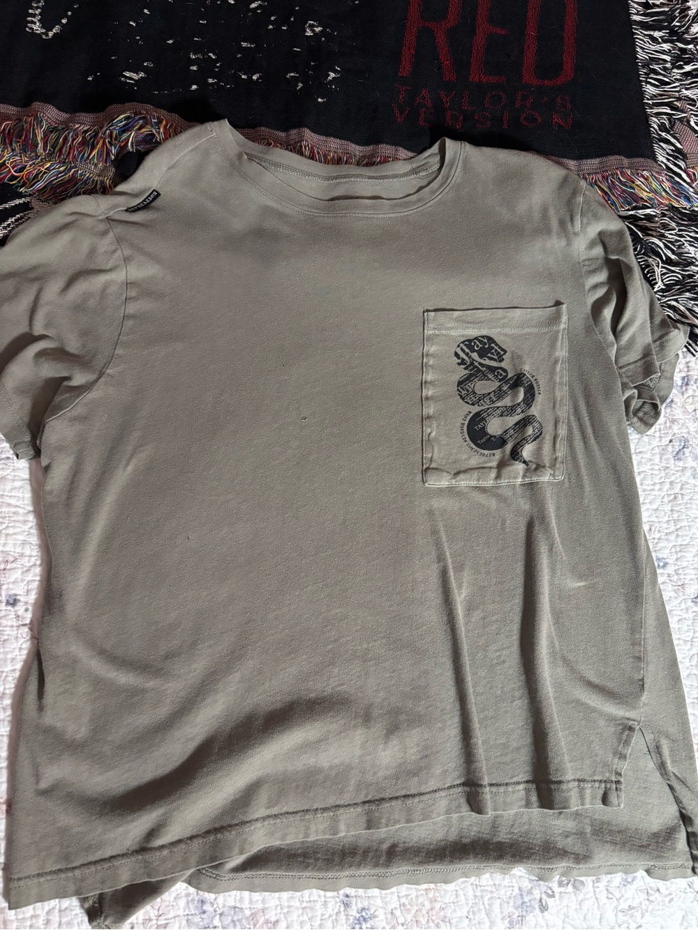 Taylor Swift reputation tour green snake tee